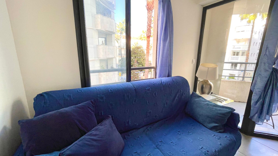 Others 4, Modern 2 Bd Next To Rue Dantibes, Alpes-Maritimes