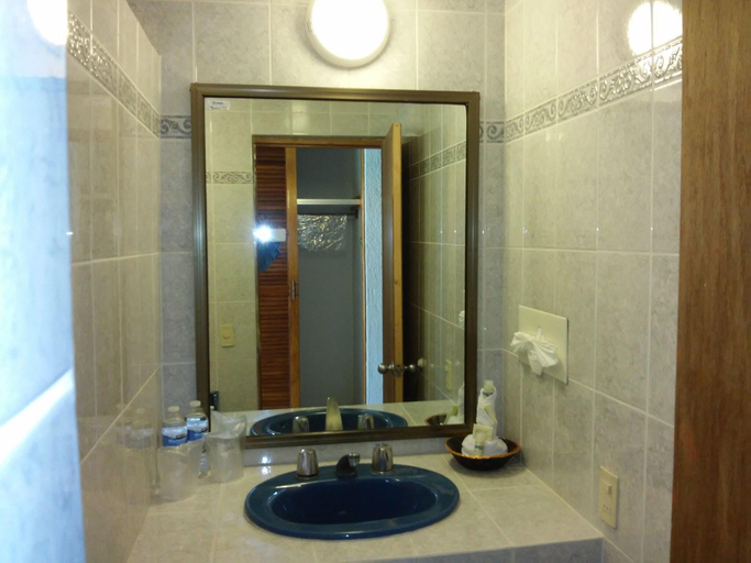 Bathroom, Desert Inn Cataviña, Ensenada