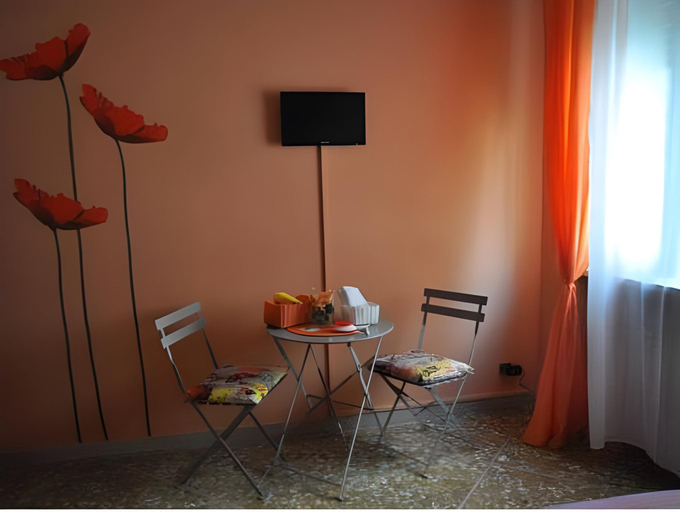 Others 5, B&B Pisaland, Pisa