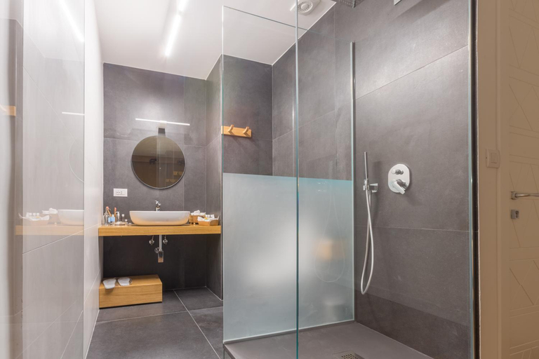 Bathroom 2, Soul City, Napoli