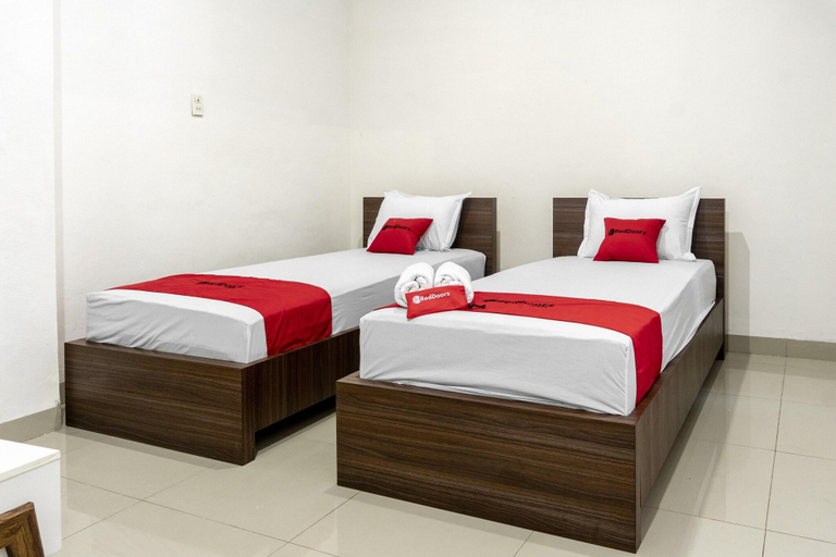 Bedroom 3, Formerly RedDoorz Syariah Stadion Teladan Medan, Medan