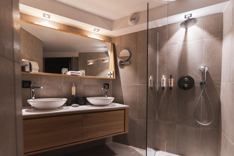 Bathroom 4, Grand H tel & Spa NUXE Serre Chevalier, Hautes-Alpes