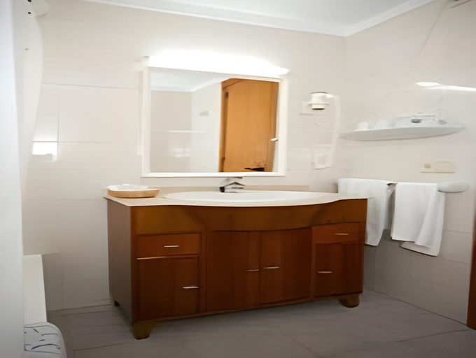 Bathroom 3, Cabot Las Velas Apartments, Baleares