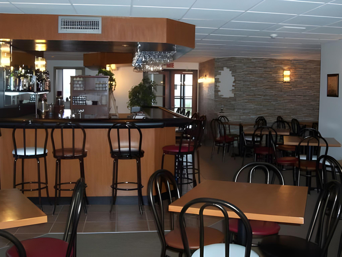 Food & Drinks 5, Hotel Le Floral, La Région-Sherbrookoise