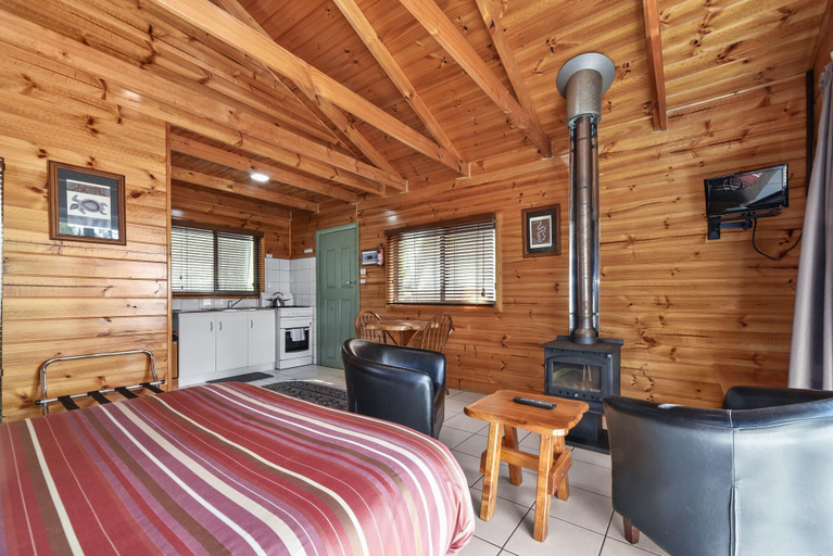 Bedroom 5, Lumera Eco Chalets, Break O'Day