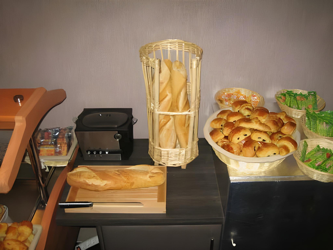 Food & Drinks 5, Residence Hoteliere des Ondes, Haute-Garonne