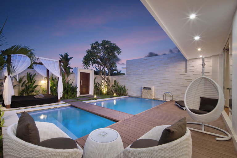 Swimming Pool 22