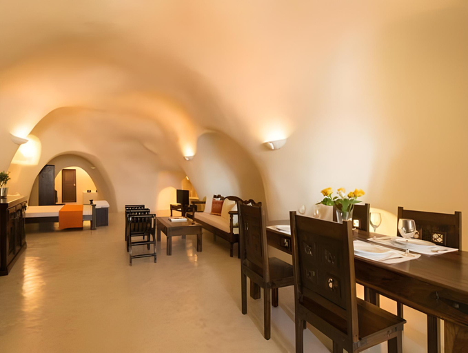Food & Drinks 5, Enalion Suites, South Aegean