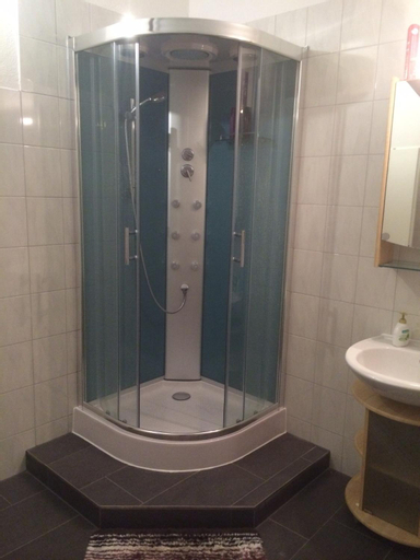 Bathroom 11