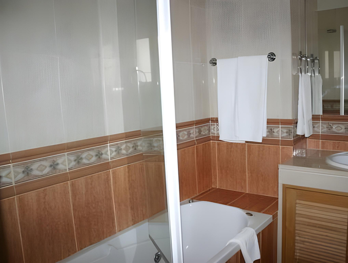 Bathroom 4, Jardins Santa Eulalia by Garvetur, Albufeira