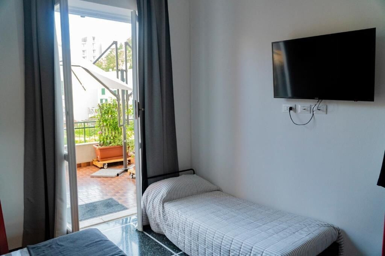 Bedroom 3, Tuibeds, Genova