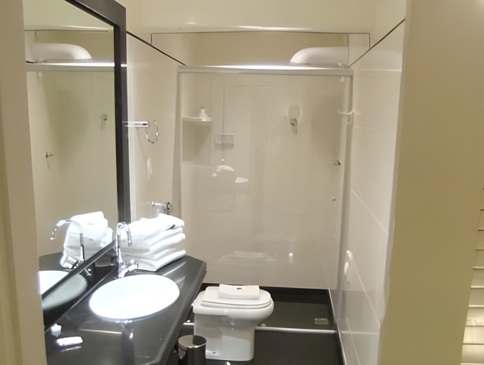 Bathroom 2, Vicenza Apart Hotel, São João del Rei