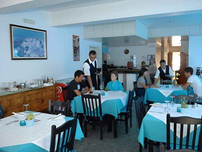Food & Drinks 5, TarmarPlace, Calheta