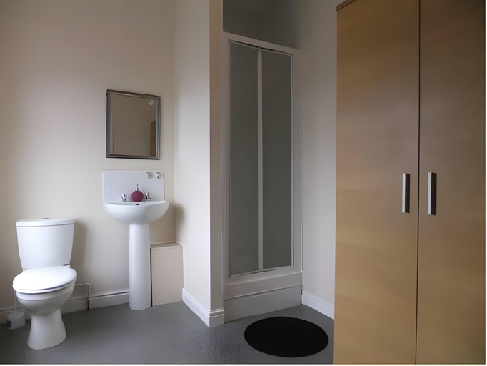 Bathroom 3, Brookfield Hotel, Leeds