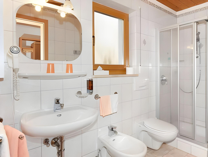 Bathroom 3, Residence Toglhof, Bolzano
