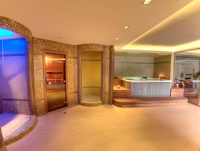 Bathroom 2, Complex Kamelia, Smolyan