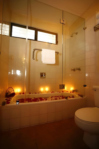 Bathroom 5, Hotel Soleil La Antigua, Antigua Guatemala