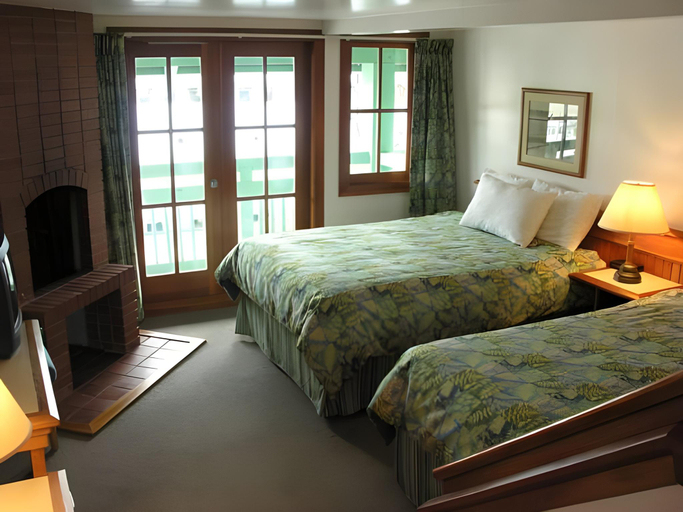 Bedroom 3, Canadian Princess Lodge & Marina, Alberni-Clayoquot