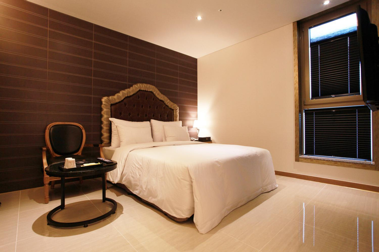 Bedroom 17