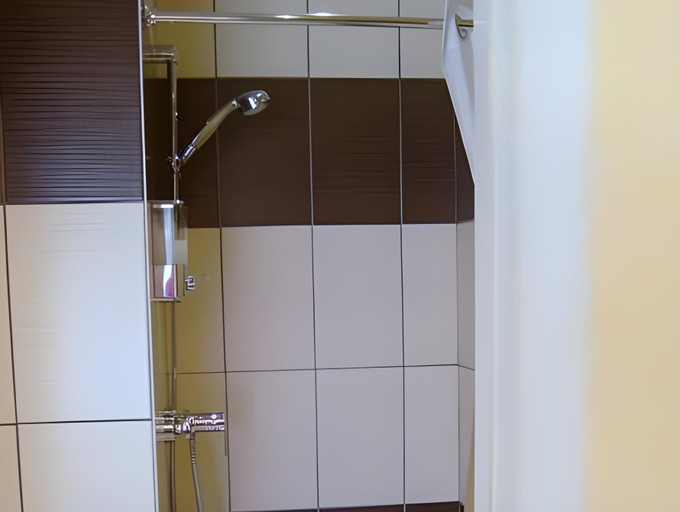 Bathroom 5, Hôtel Le Ronchamp, Haute-Saône