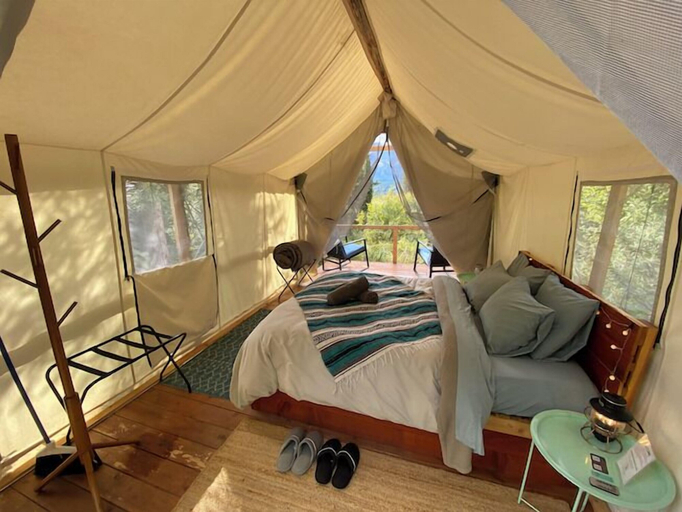 Bedroom 2, Alpenglow Luxury Camping, Matanuska-Susitna