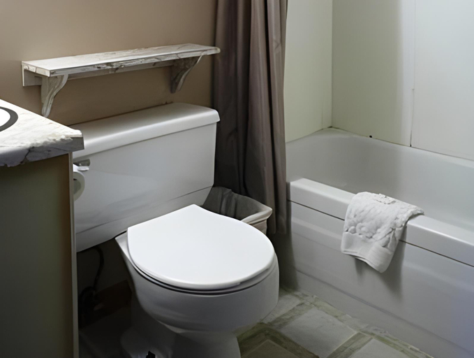 Bathroom 2, Pender Harbour Resort & Marina, Sunshine Coast