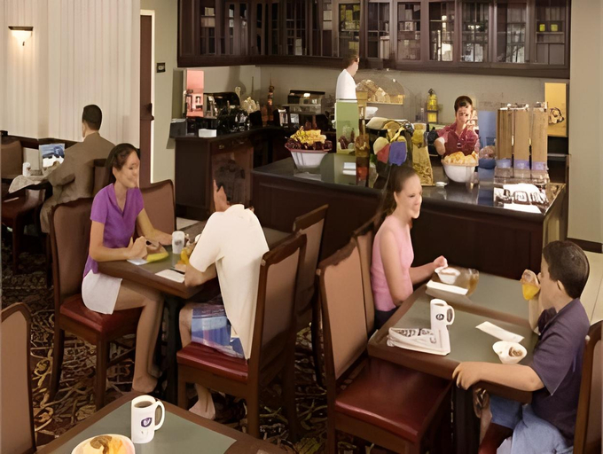 Food & Drinks 5, Hampton Inn Littleton, Grafton