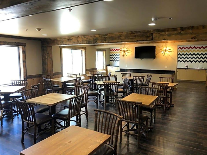 Food & Drinks 4, Clubhouse Inn West Yellowstone, Gallatin