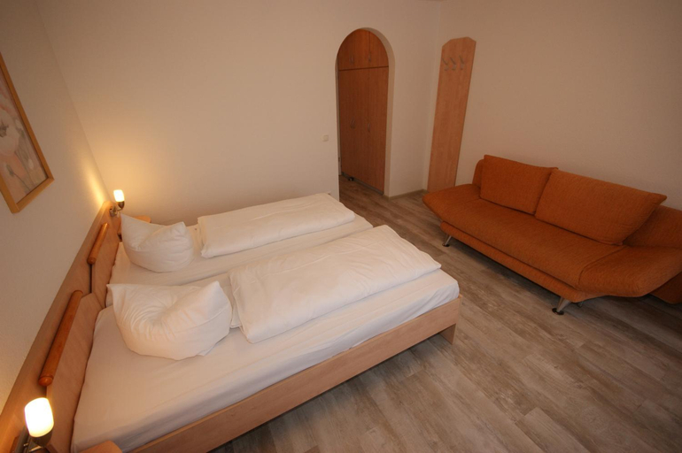 Bedroom 3, Hotel und Cafe Panorama, Goslar