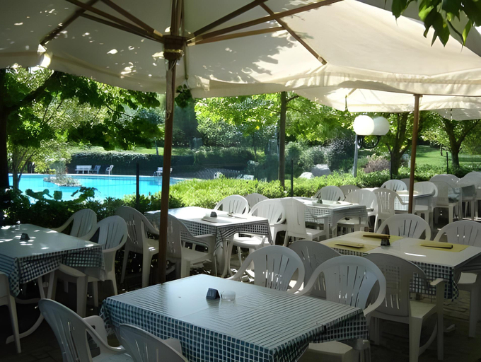 Food & Drinks 3, Garden Village San Marino