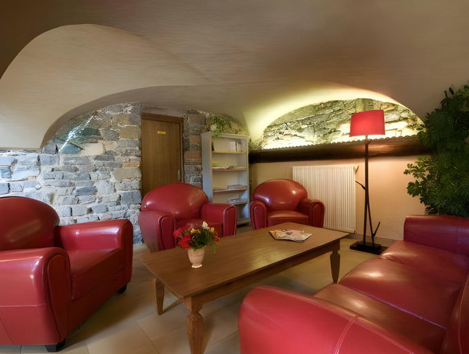 Public Area 2, Logis Hotel Restaurant Le Pradinas, Gard