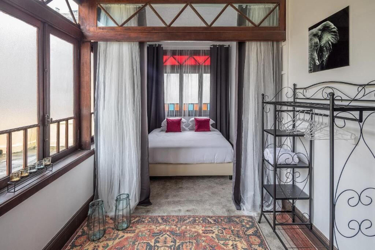 Bedroom 3, Urban Suites, Mafia