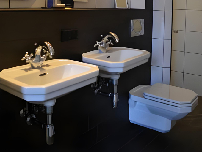 Bathroom 4, Grand Boutique Hotel Huis Vermeer, Deventer
