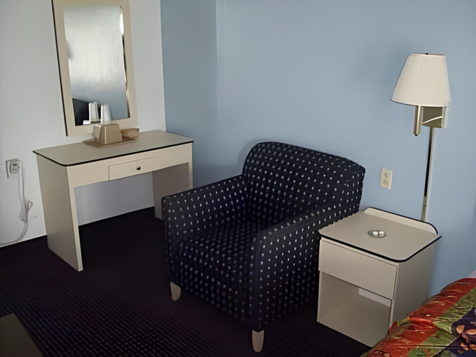 Others 4, Economy Inn, Palm Beach