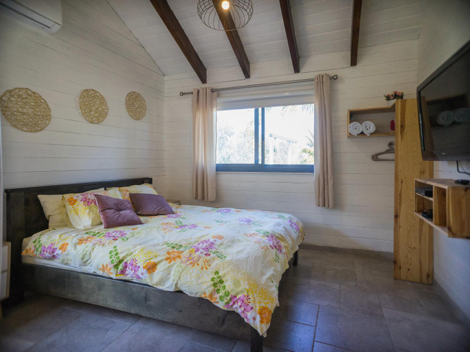 Bedroom 2, Provence in the Valley