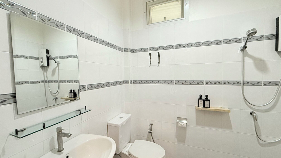 Bathroom 4, Issara House Bangkok, Bangkok Yai