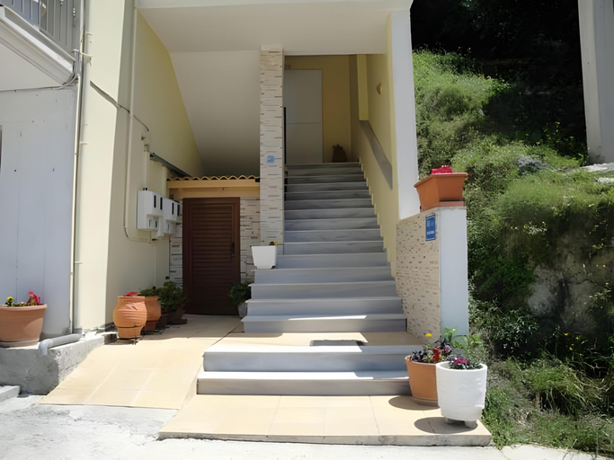 Others 5, Petrino Apartments, Epirus