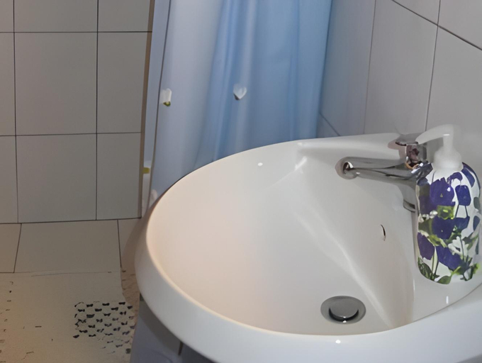 Bathroom 3, Hotel Tradita, Shkodrës