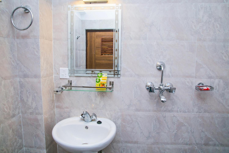 Bathroom 2, Sakura Boutique Hotel, Bagmati