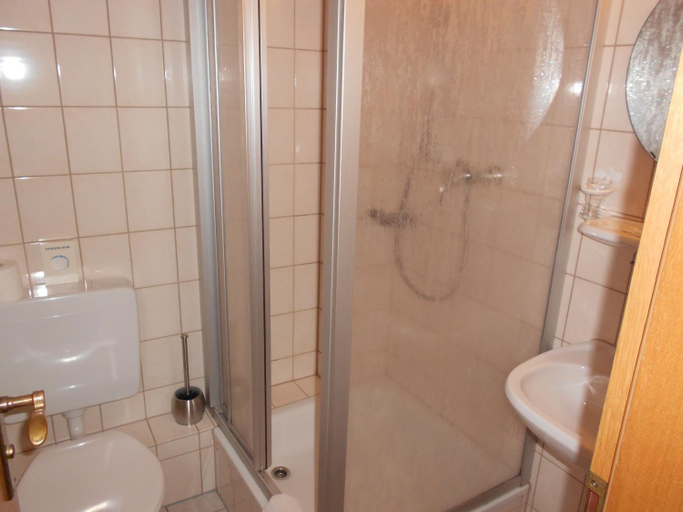 Bathroom, Blick zum Maimont, Südwestpfalz