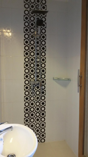 Bathroom 4