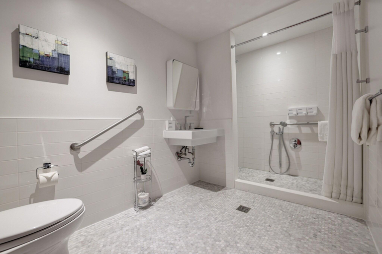 Bathroom 4, The Walper Hotel - JDV by Hyatt, Waterloo