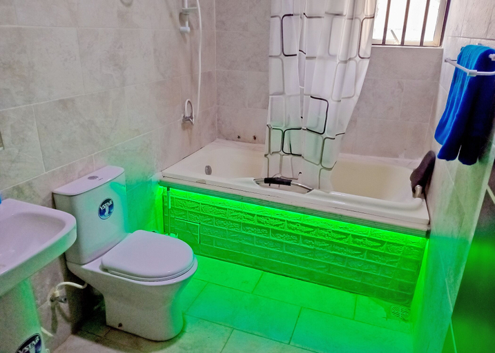 Bathroom, Gbemiro Ambassador Hotel and Suites, Ogbomosho North