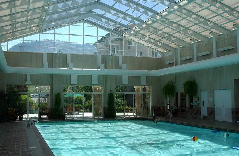 Sport & Beauty, Seven Feathers Casino Resort, Douglas