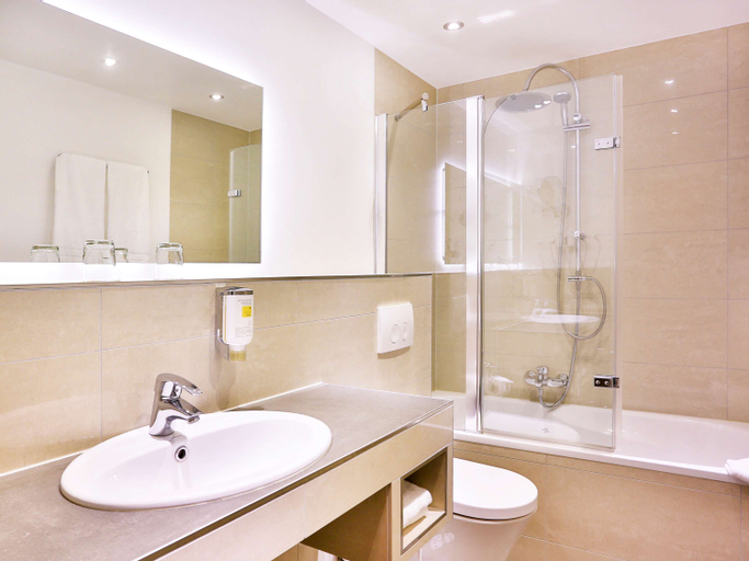 Bedroom 4, Mercure Hotel Mainz City Center, Mainz