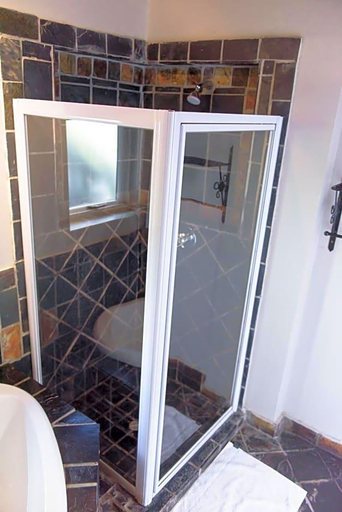 Bathroom 4, Bann Anattaya Koh Yao Noi, Ko Yao District