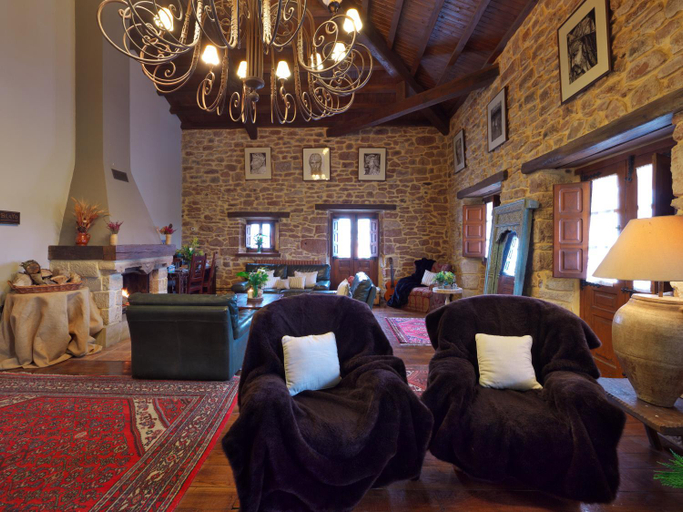2, Hotel La Corte de Lugas, Asturias