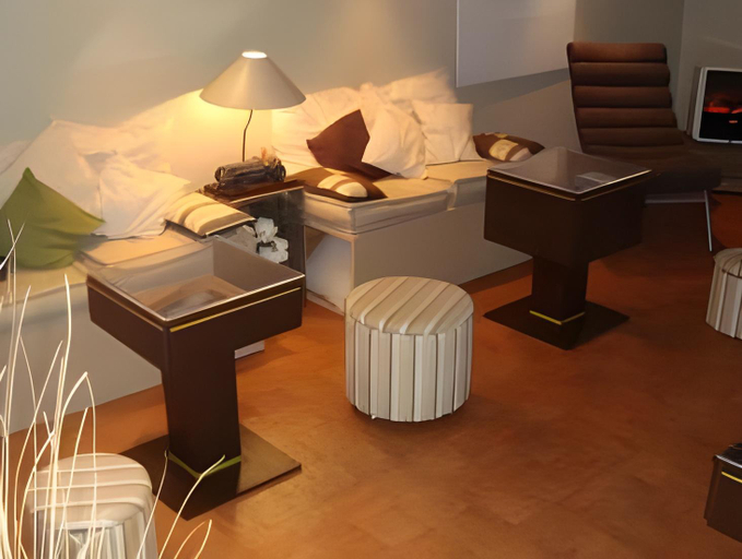 Others 4, Hotel Pacific, Pas-de-Calais