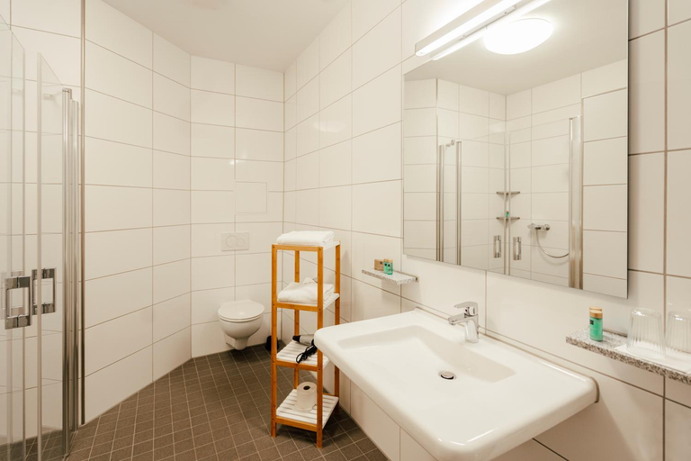 Bathroom 5, Hotel Café Nahetal, Mainz-Bingen
