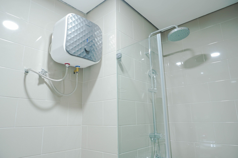 Bathroom 2, Elegant And Spacious 1Br At Citralake Suites Apartment, West Jakarta